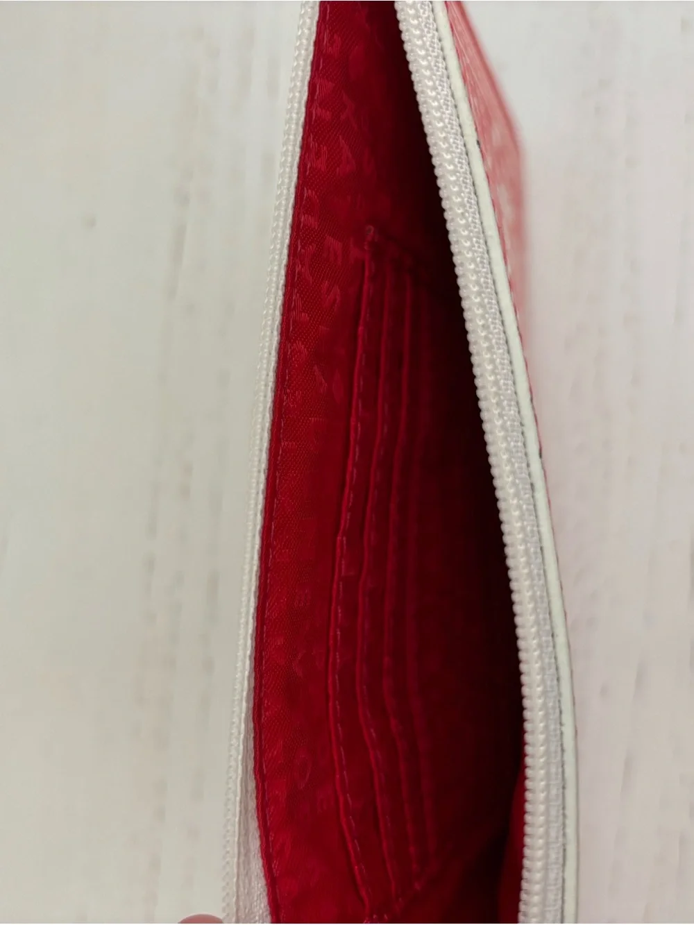 Kate Spade Ace of Hearts Wristlet Clutch White Red Glitter Card Zip Pouch Novelt